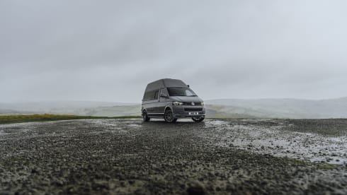 Grey – Volkswagen Camper mit 4 Schlafplätzen Brandneuer Umbau