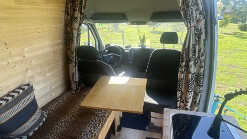 Siobvan – 2p Mercedes-Benz bus from 2014