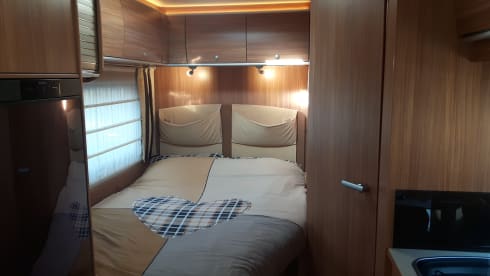 Neat, complete and comfortable family camper