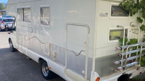 Louna  – Comping car 