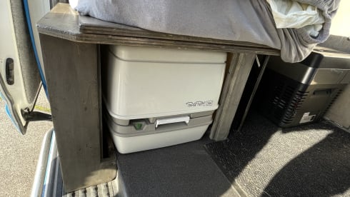 Blastoise – Volkswagen T5 camper van