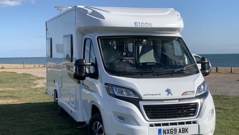 Autoquest 196 – Autoquest 196 motorhome 6 berth (delivery and pick up available)
