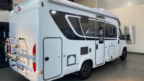 Beautiful luxury Burstner IXEO 680