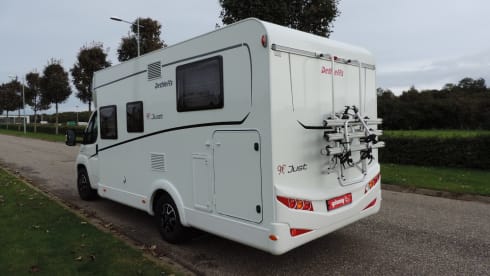 Just-Us – Luxury Dethleffs T6812 Just 90