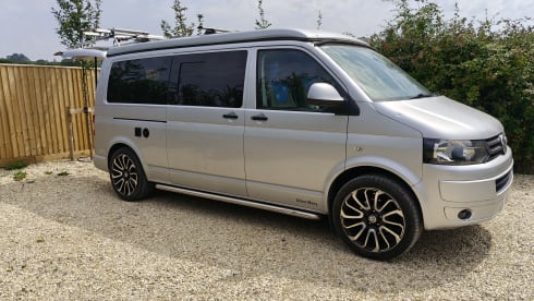 Ellice Mary – Camper Volkswagen a 4 posti letto del 2013