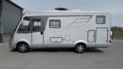 Fraaie zeer complete 4 persoons Hymer camper 