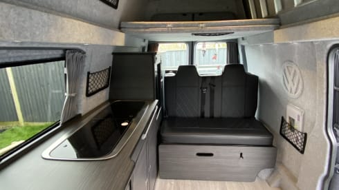 Rolo – T5 VW (2010), Black High Top (LWB)