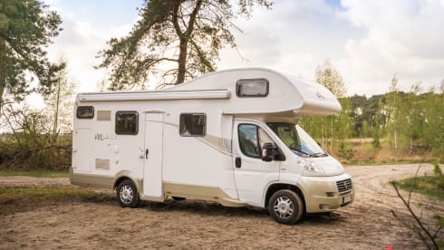 Mobile home with 6 sleeping places - My home is where my camper is