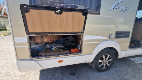 4p Bürstner semi-integrated from 2009