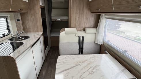 Lousje – Carado 3 4 or 6 person automatic 
