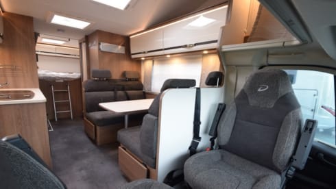 Oscar – Oscar - Dethleffs for 4 persons from 2024 (automatic)