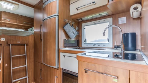 Nice Fiat semi-integrated camper for 5p