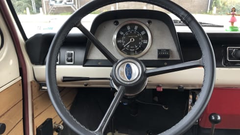 Tijdelijk onbruikbaar: Lady in Red – Nostalgic on the road