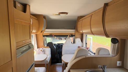 Puur genieten!  – Beautiful camper with 4 fixed beds