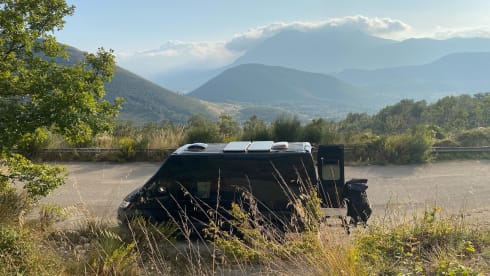Sfeervolle buscamper voor lange mensen