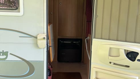 Rimor – 6p Ford alcove uit 2005