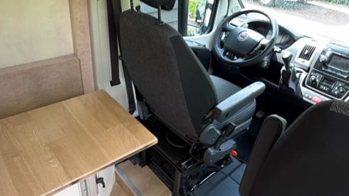 Charlie's Camper – Gezellige Buscamper Fiat Ducato