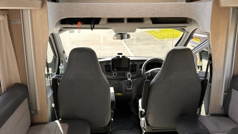 Bella – Roulotte semi-integrata Autotrail a 4 posti letto dal 2022