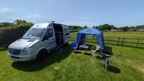 TT Adventure – 4 berth Mercedes-Benz bus from 2010