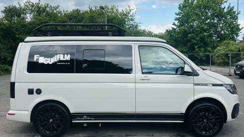 FIGURE 01 – 4 berth Volkswagen campervan from 2022