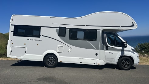 Rory – 6 Berth 5 Belted Seat 2023 Autoroller 746 - C1 License