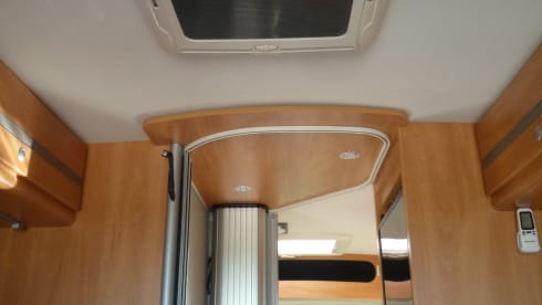 RC – Pössl Roadcriser Solar - AHK-Awning-NAVI-R`camera