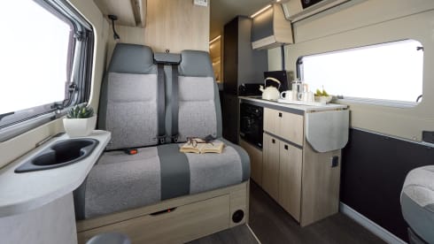 68 – Campervan Autotrail Expedition 68 a 4 posti letto, disponibile dal 2026.