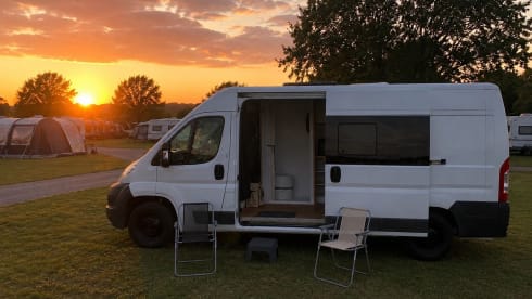 Ashton – Renault campervan met 2 slaapplaatsen uit 2012