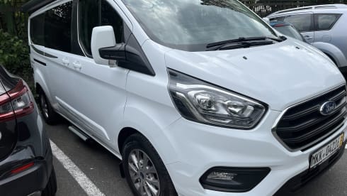 4p Ford campervan uit 2024