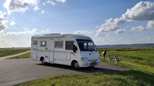 Complete spacious camper Fiat Ducato Mirage 6 persons