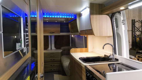 Lorna Marie – Luxury 3 Birth Camper 