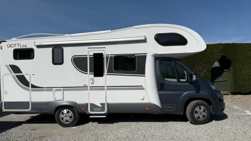 Terry  – All New 6 Birth Touring Motorhome 