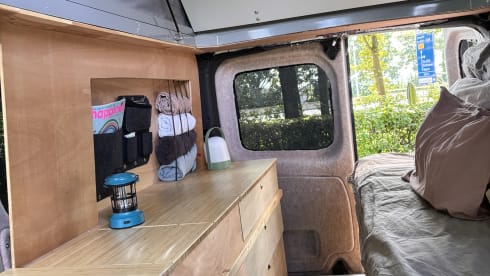 Blue – 2p Renault campervan uit 2008