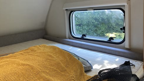 Little Miss Sunshine – Sunny spacious family camper with bed (6 persons)