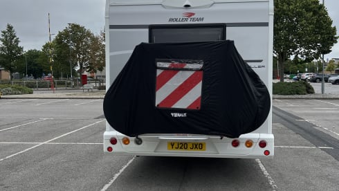 Alan – 6 berth Roller Team alcove from 2020