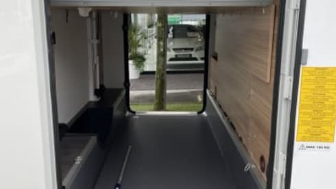 A comfortable, beautiful and light camper ADRIA SONIC PLUS 700 DC EURO 6