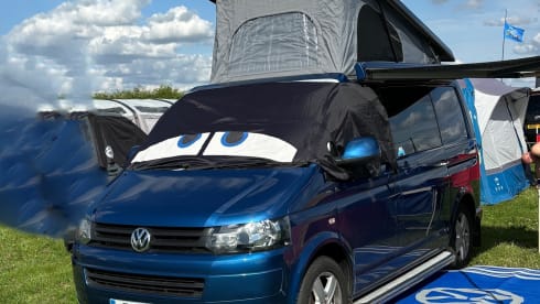 Cookie – 4 berth blue Volkswagen campervan cookie