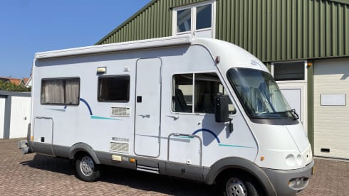 4p Hymer integrated uit 1998