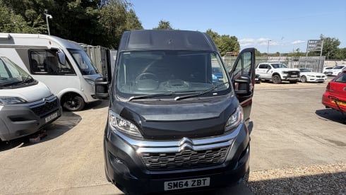 CHRISSY THE CAMPER – Autobus Citroën a 4 posti letto del 2014