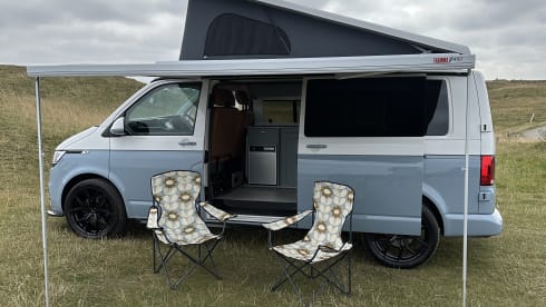 Frank 2.0 – Family Friendly 4 berth Volkswagen T6.1 Pop Top conversion 2024