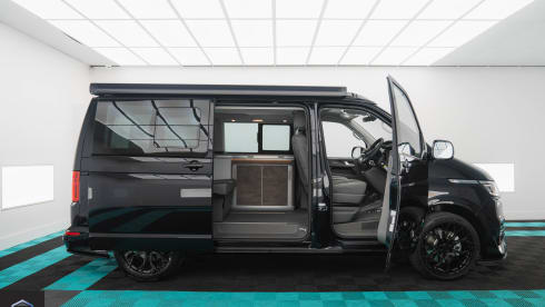 WEEKENDER TWO – 4 berth Volkswagen Campervan - AUTOMATIC