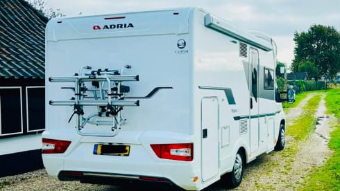 Ruimtewonder – Spacious 4p Adria Mobil semi-integrated from 2020