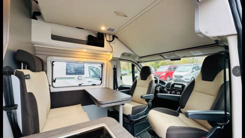 Easyrider – Autobus Weinsberg da 4 persone del 2024