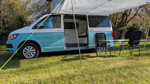 Georgie – Georgie- Our lovely 4 berth Volkswagen campervan