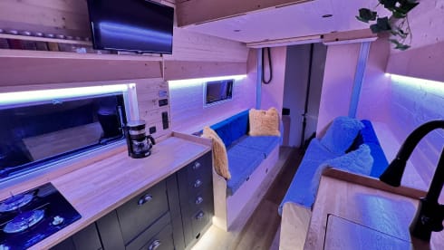 Trekker – Peugeot Boxer Electric Bed/Lithium powered/off-grid  2Berth