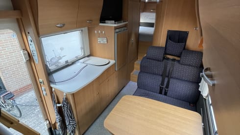 Sun traveller – Very neat and complete 6p Knaus alcove built in 2005 with air conditioning