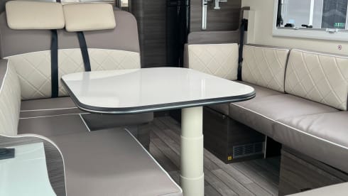 The Roamer – 6p McLouis integrated uit 2021