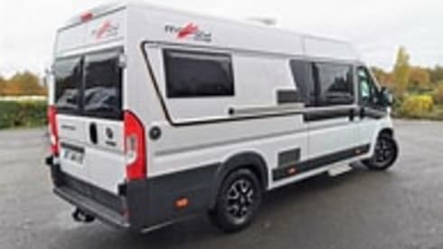 Carthago Malibu 640 LE Coupé First Class Two Rooms - Year 2024