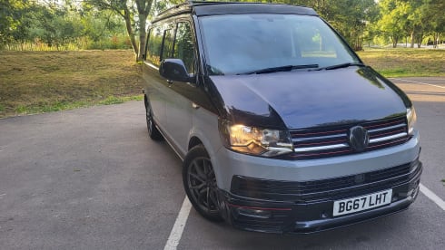 Rosie – 4 berth Volkswagen campervan from 2017