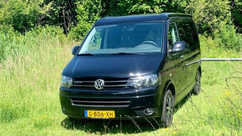 Complete and luxurious VW Multivan with WIDE BED